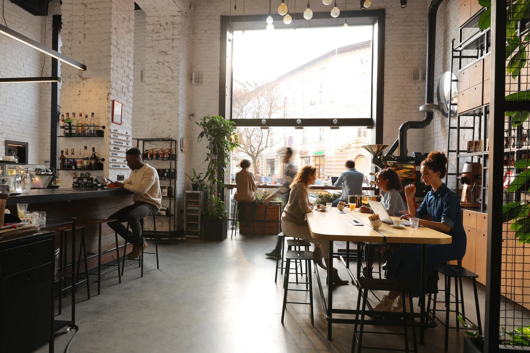 Restaurants & Cafés